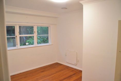 Photo of property in 5 Poto Road, Normandale, Lower Hutt, 5010