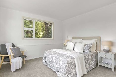 Photo of property in 9 Lomond Street, Newlands, Wellington, 6037