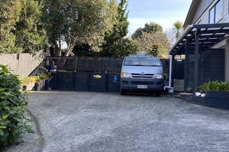 Photo of property in 16 Quincey Place, Massey, Auckland, 0614
