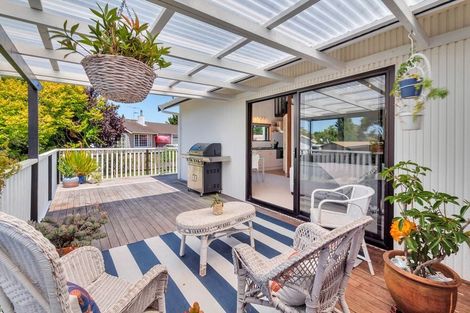 Photo of property in 14 Putney Place, Ranui, Auckland, 0612