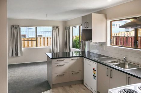 Photo of property in 2/54 Stanaway Street, Hillcrest, Auckland, 0627