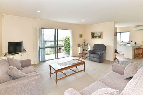 Photo of property in 9 Kath Hopper Drive, Orewa, 0931