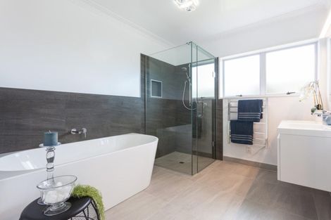 Photo of property in 12 Berwick Place, Mount Maunganui, 3116