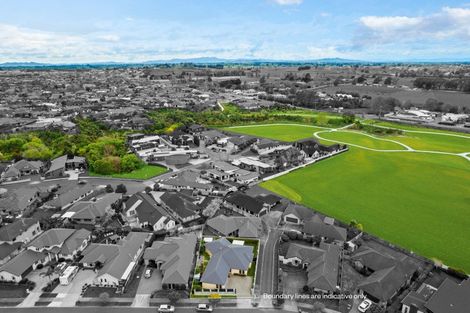 Photo of property in 18 Gibbston Close, Huntington, Hamilton, 3210