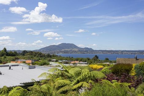 Photo of property in 7 Dorothy Drive, Acacia Bay, Taupo, 3330