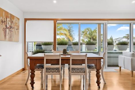 Photo of property in 43 Hauraki Road, Hauraki, Auckland, 0622