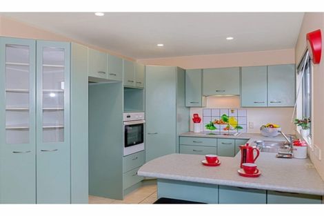 Photo of property in 115 Arran Road, Browns Bay, Auckland, 0630