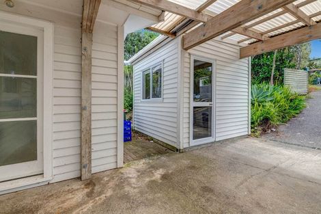Photo of property in 21 Matai Road, Stanmore Bay, Whangaparaoa, 0932