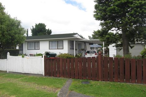 Photo of property in 14 Le Havre Place, Takanini, 2112