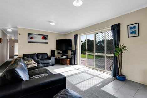 Photo of property in 333 Paraite Road, Paraite, New Plymouth, 4373