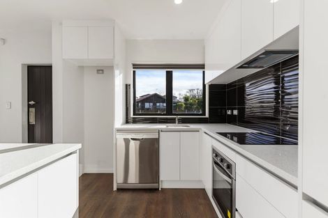 Photo of property in 2b Melleray Place, Randwick Park, Auckland, 2105