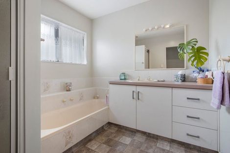 Photo of property in 49 Levley Lane, Katikati, 3129