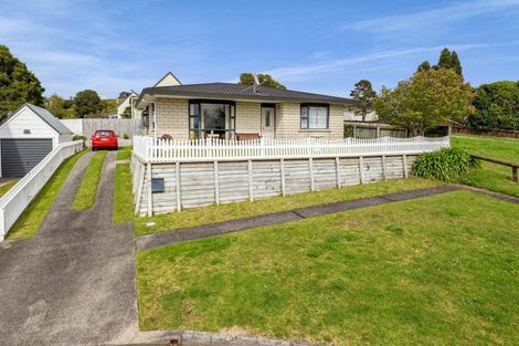 Photo of property in 11 Te Ngaere Place, Merrilands, New Plymouth, 4312