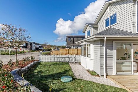 Photo of property in 4 Fender Place, Long Bay, Auckland, 0630