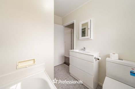 Photo of property in 15b Pencarrow Crescent, Wainuiomata, Lower Hutt, 5014