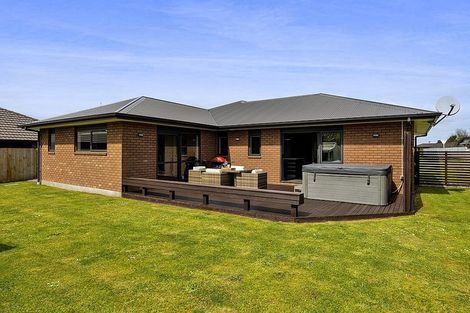 Photo of property in 6 Montague Grove, Stratford, 4332