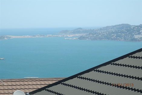 Photo of property in 74 Dress Circle, Newlands, Wellington, 6037