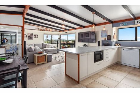 Photo of property in 8b Granfield Place, Te Kamo, Whangarei, 0112