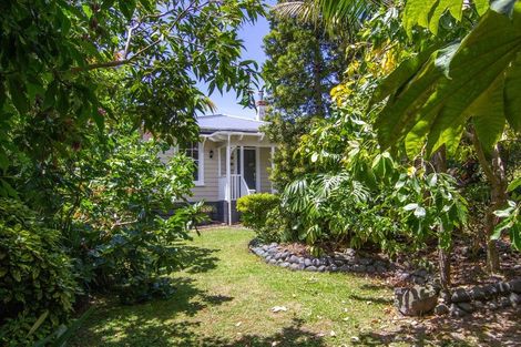 Photo of property in 7 Miro Street, Helensville, 0800