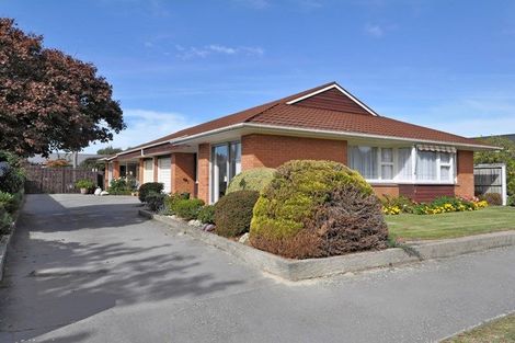 Photo of property in 7 Camberwell Place, Avonhead, Christchurch, 8042