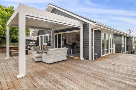 Photo of property in 70 Chesham Avenue, Waipahihi, Taupo, 3330