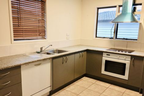 Photo of property in 61a Sunset Road, Totara Vale, Auckland, 0632