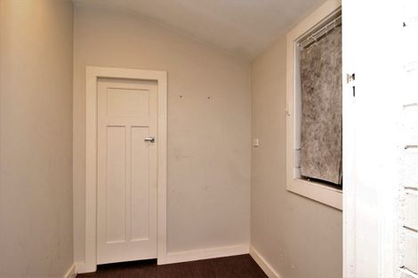 Photo of property in 4 Fruitvale Road, New Lynn, Auckland, 0600