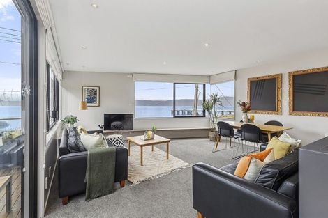 Photo of property in 87 Marine Parade, Seatoun, Wellington, 6022