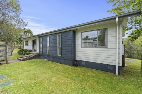 Photo of property in 1185 South Road, Oakura, 4314