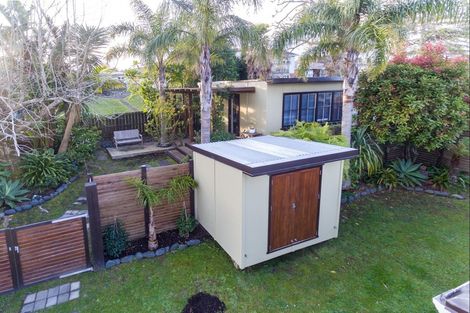 Photo of property in 35 Neptune Avenue, Beach Haven, Auckland, 0626