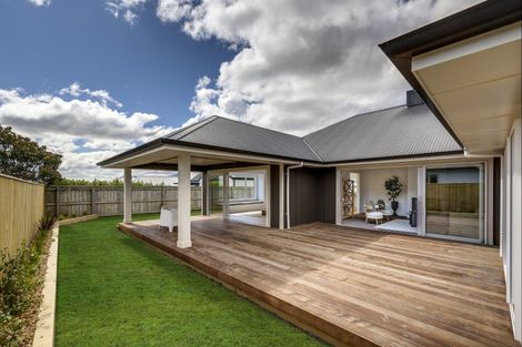 Photo of property in 37 Arataki Road, Havelock North, 4130
