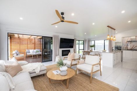 Photo of property in 19 Read Crescent, Clive, 4102