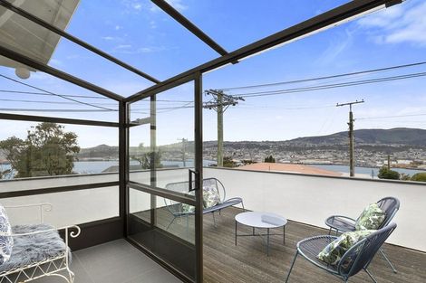 Photo of property in 15 Shandon Road, Vauxhall, Dunedin, 9013
