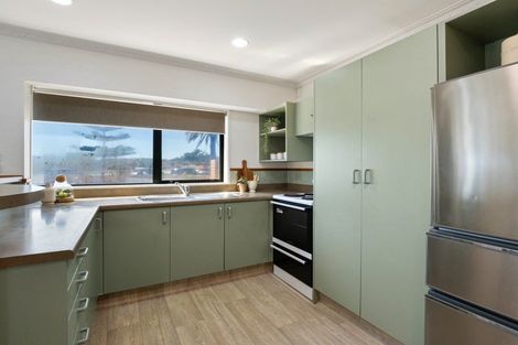 Photo of property in 32 Marine Parade, Mount Maunganui, 3116