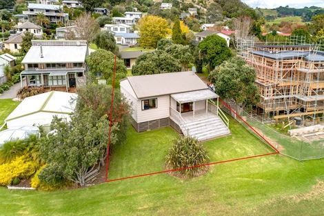 Photo of property in 10 Wigmore Crescent, Hahei, Whitianga, 3591