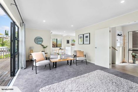Photo of property in 7 Juneau Place, Glendene, Auckland, 0602