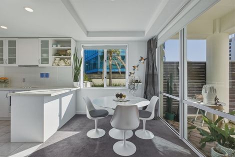 Photo of property in 2/12 Maunganui Road, Mount Maunganui, 3116