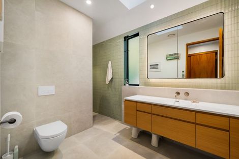 Photo of property in 248 Beacon Point Road, Wanaka, 9305