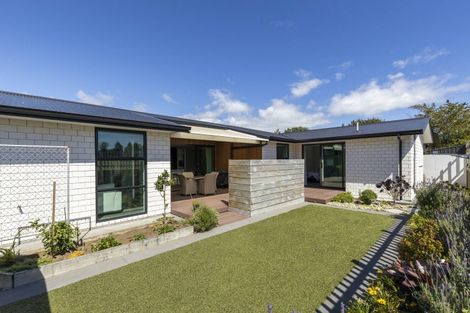 Photo of property in 10 Mackillop Way, Brooklands, New Plymouth, 4310