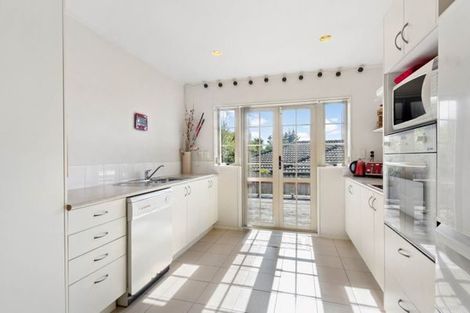 Photo of property in 3 Plumstead Rise, Glen Eden, Auckland, 0602