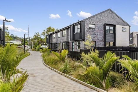 Photo of property in 7/664 Swanson Road, Swanson, Auckland, 0612