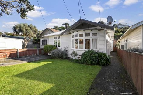 Photo of property in 354 The Parade, Island Bay, Wellington, 6023