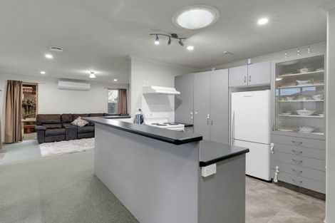Photo of property in 13 Grevillea Place, Melville, Hamilton, 3206