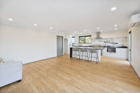 Photo of property in 66 Anich Road, Massey, Auckland, 0614