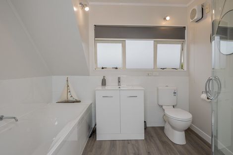 Photo of property in 10 Guildford Street, Levin, 5510