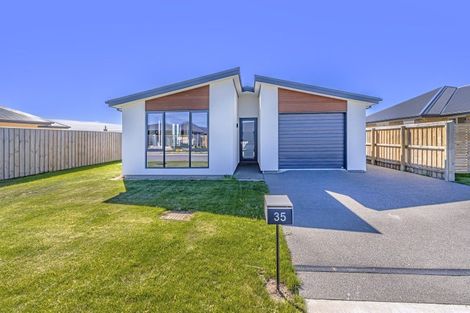 Photo of property in 35 Greig Crescent, Amberley, 7481