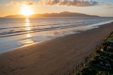 Photo of property in 19 Groves Road, Raumati Beach, Paraparaumu, 5032