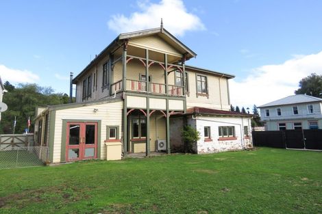 Photo of property in 28 Broadway, Reefton, 7830