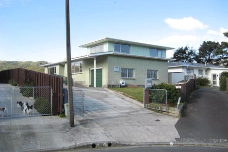 Photo of property in 12 Lincoln Grove, Wainuiomata, Lower Hutt, 5014