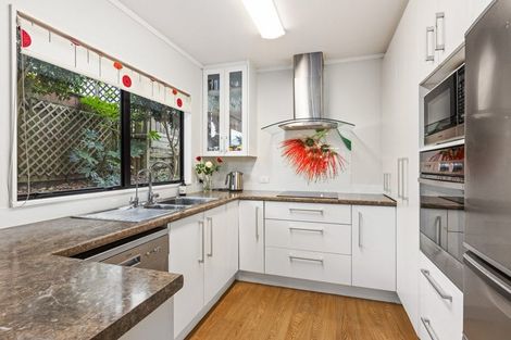 Photo of property in 3 Lantana Road, Green Bay, Auckland, 0604